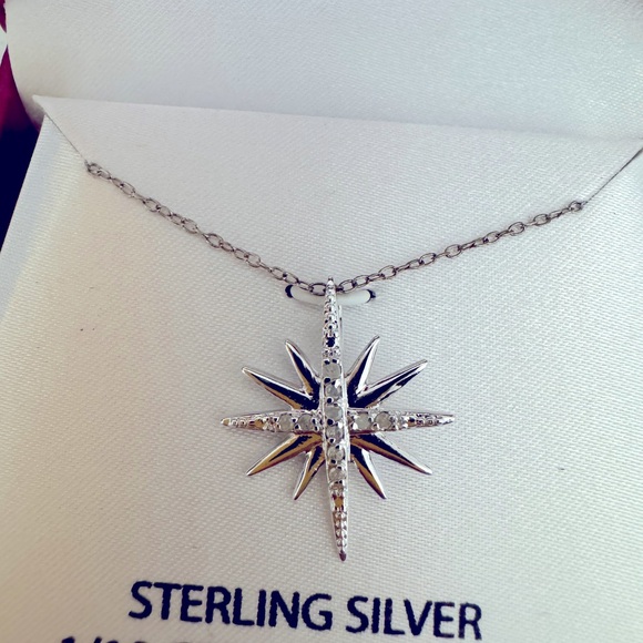 Star Necklace Diamond embedded--NIB- Silver - Picture 4 of 4